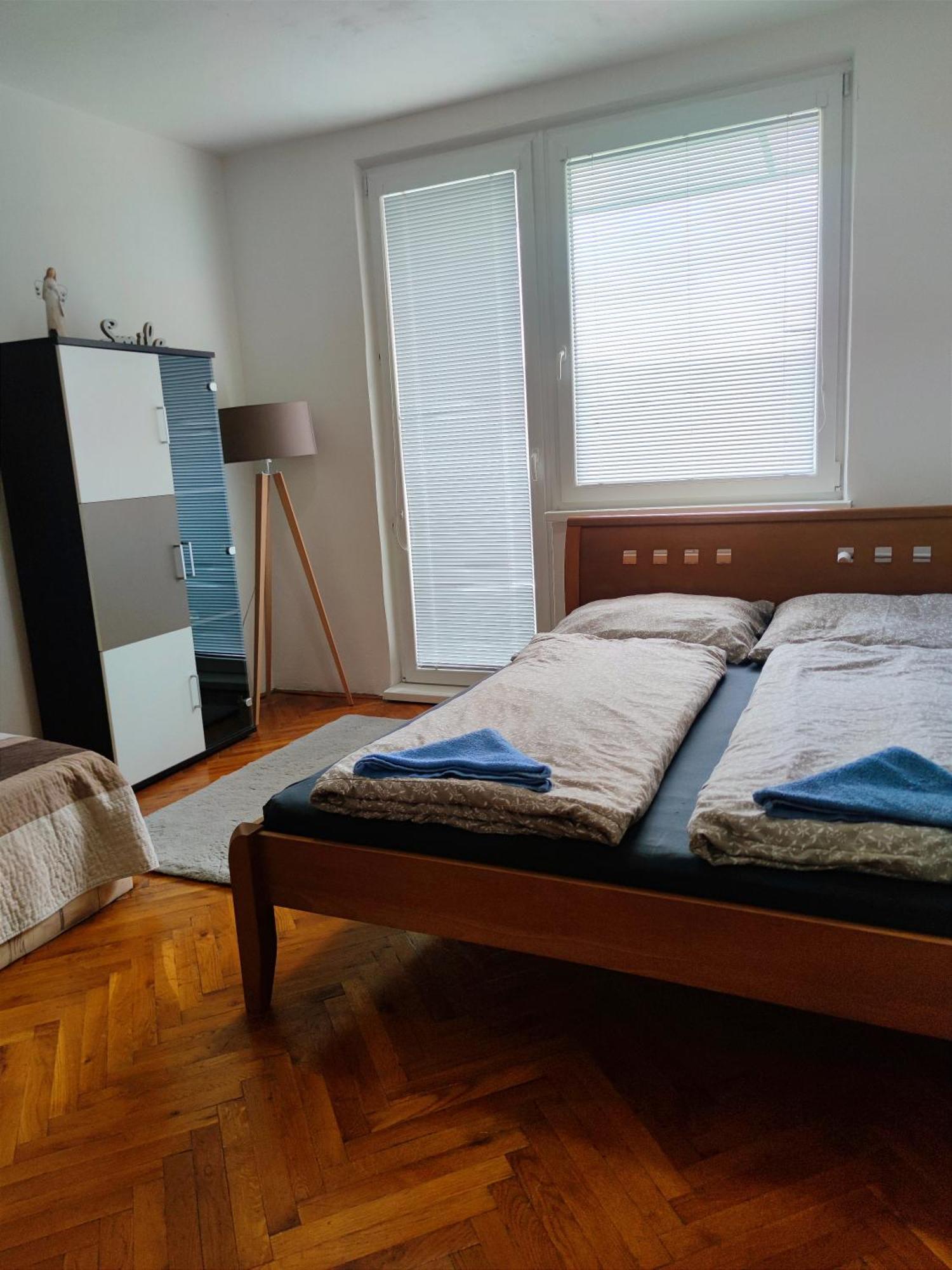 Fast Apartment In The Centrum Levice Buitenkant foto